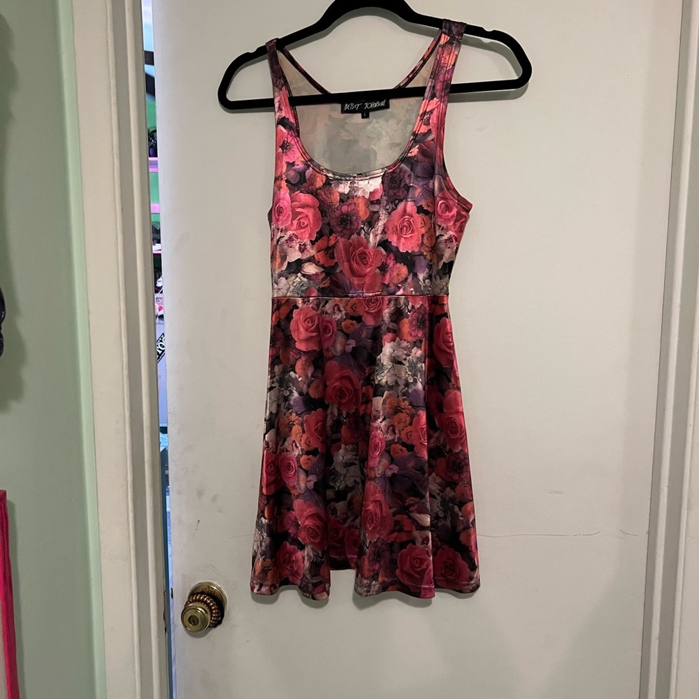 Betsey Johnson vintage fleeted dress 🌸